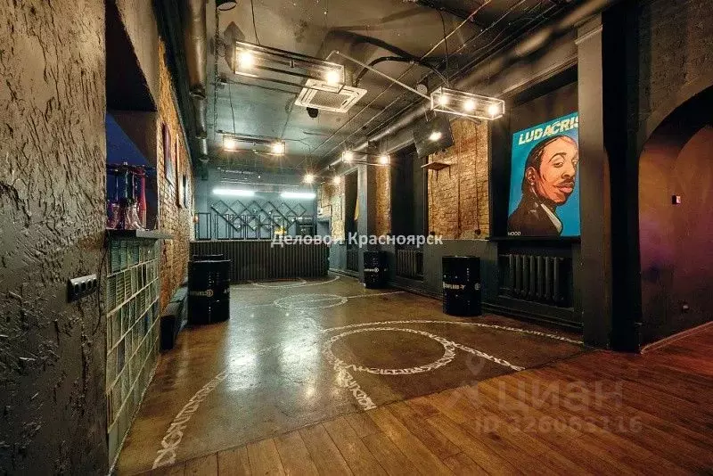 Помещение свободного назначения в Красноярский край, Красноярск просп. ... - Фото 1