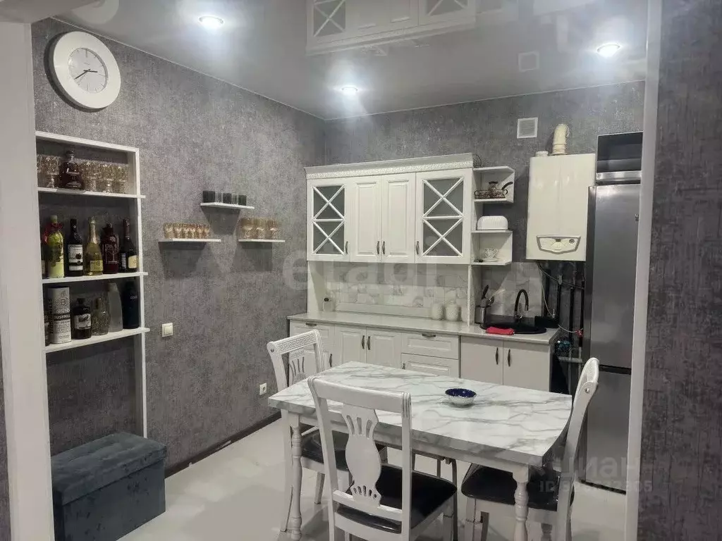 3-к кв. Северная Осетия, Владикавказ ул. Зураба Магкаева, 10к2 (77.0 ... - Фото 1