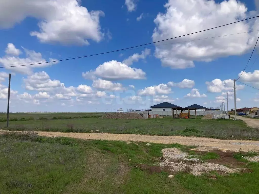 Участок в Крым, Сакский район, Уютненское с/пос, Братские дачи кп  ... - Фото 1