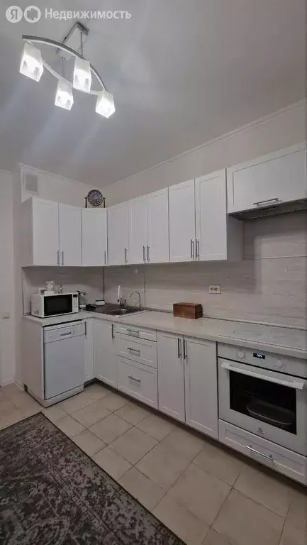 3-комнатная квартира: посёлок городского типа Мирный, Крымская улица, ... - Фото 2