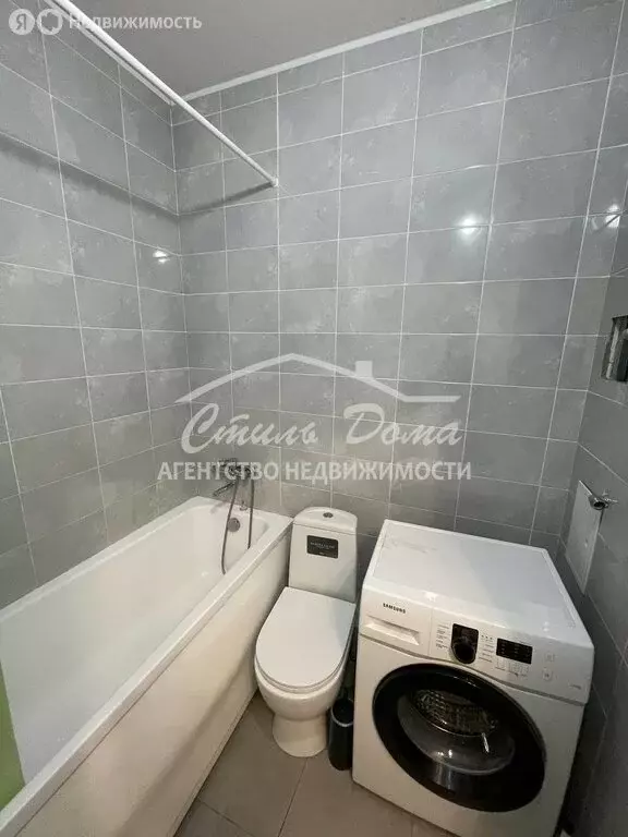 1-комнатная квартира: Волгоград, Ангарская улица, 7 (38 м) - Фото 0