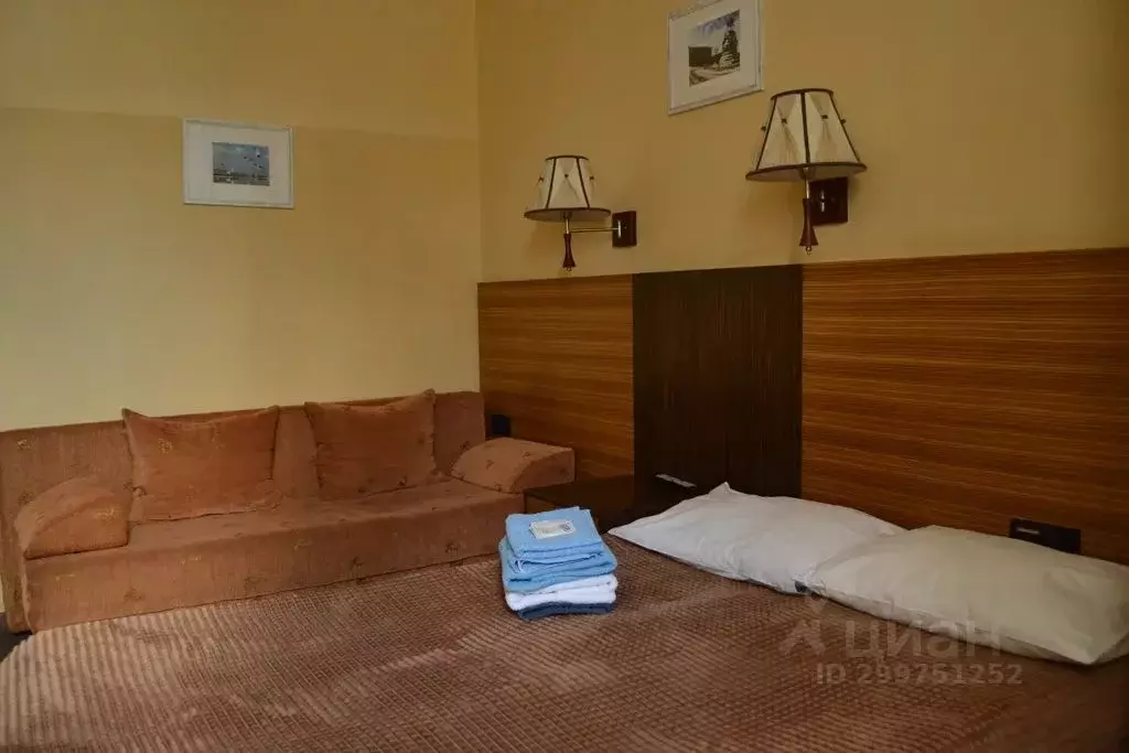 Комната Санкт-Петербург 7-я Васильевского острова линия, 28 - Фото 2