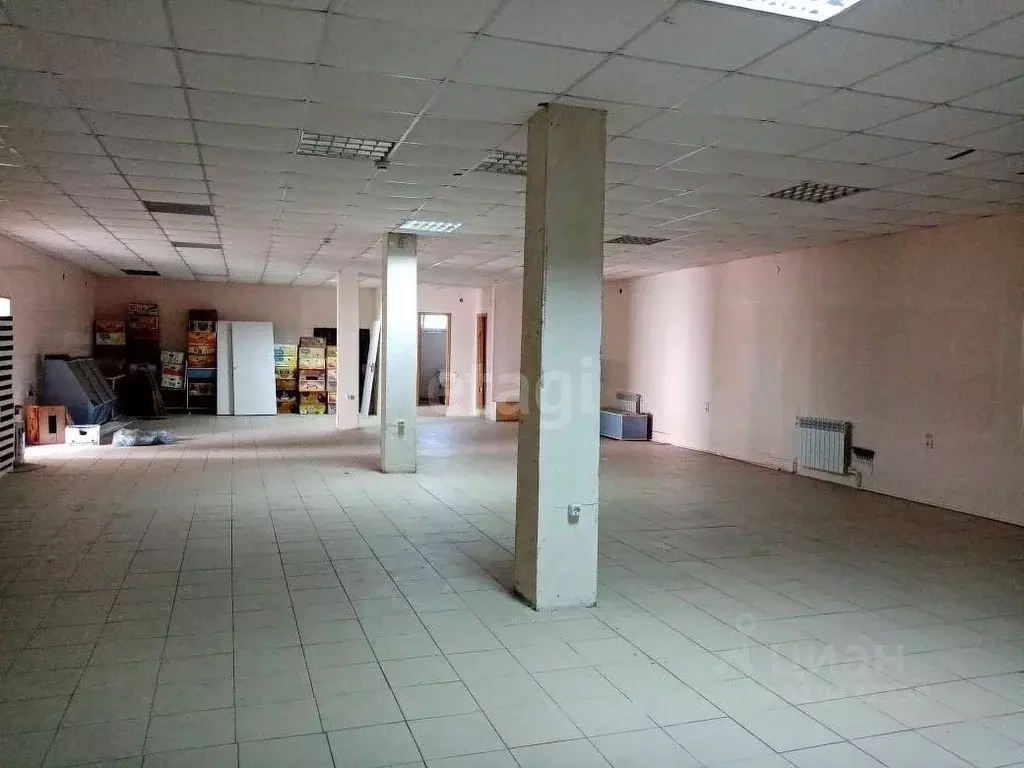Помещение свободного назначения в Ростовская область, Гуково ул. ... - Фото 1