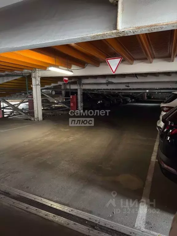 Гараж в Москва Большая Очаковская ул., 7 (13 м) - Фото 2