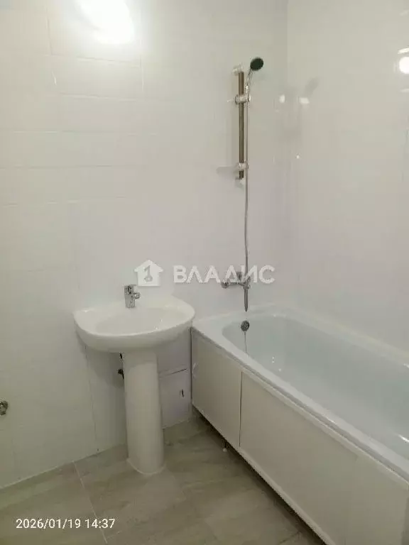 Продается 2-комнатная квартира - Фото 1