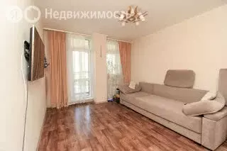 3-комнатная квартира: Красноярск, улица Любы Шевцовой, 84А (74 м) - Фото 1