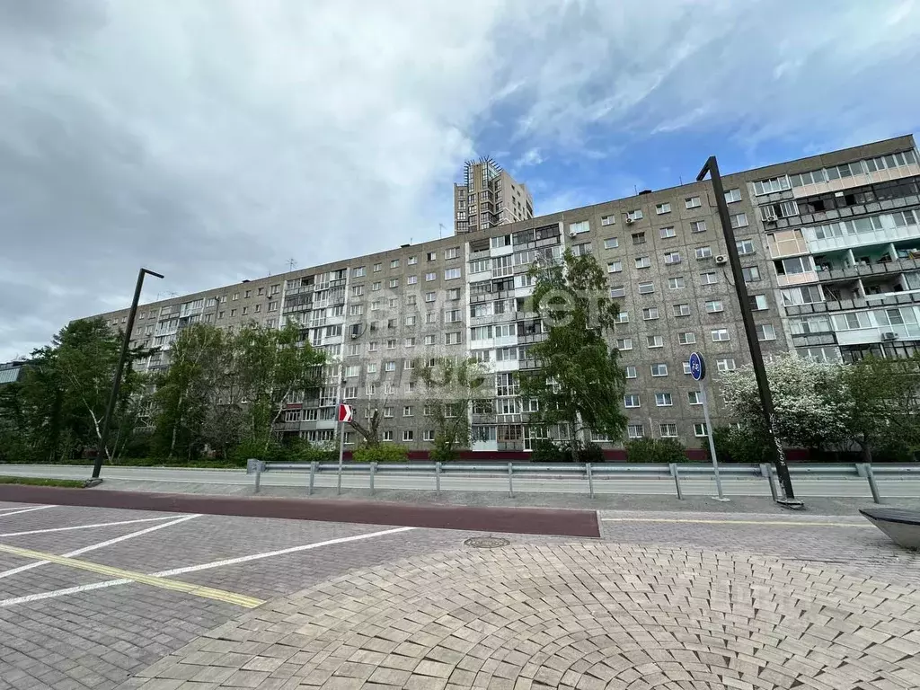 2-к кв. Омская область, Омск ул. Чехова, 3 (53.0 м) - Фото 0