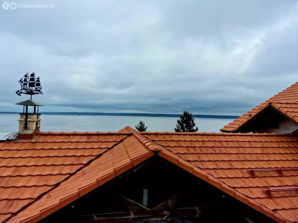 Дом в село Нижний Услон, улица Горького, 17 (300 м) - Фото 1