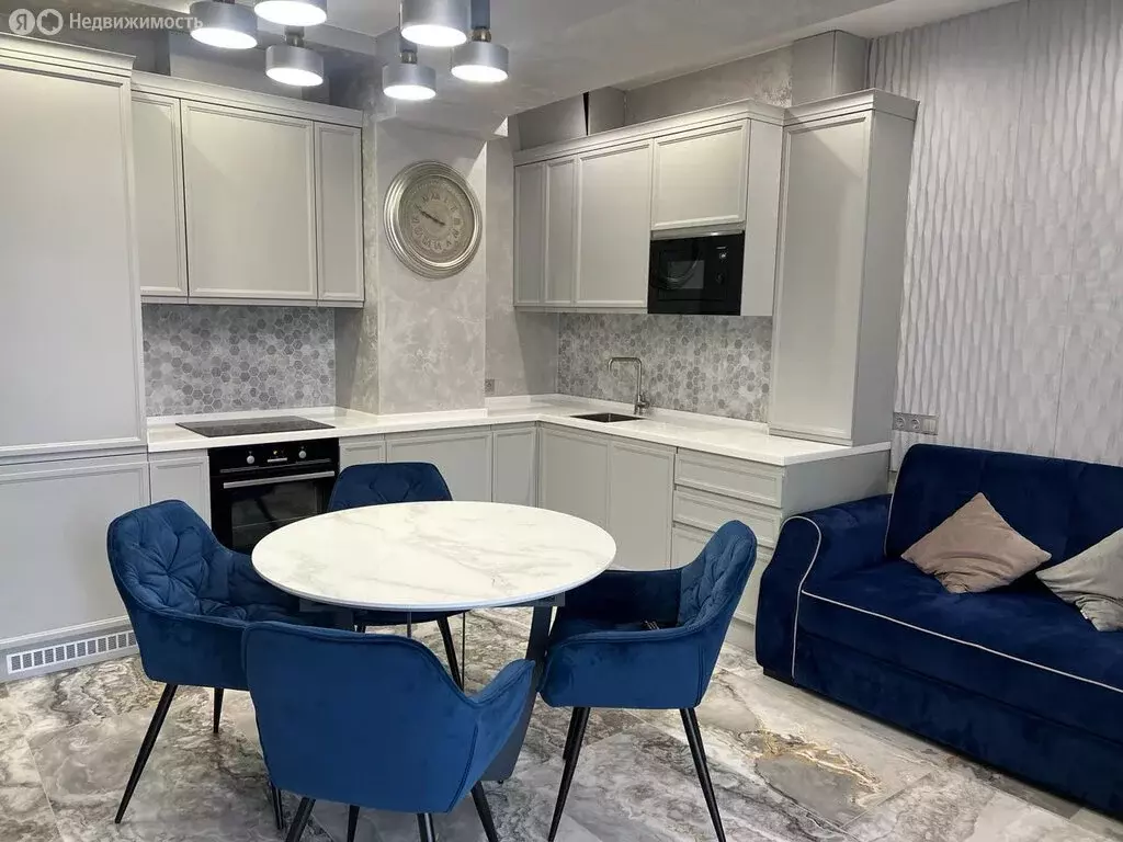 2-комнатная квартира: Сочи, микрорайон Светлана, Гагринская улица, 3/8 ... - Фото 1