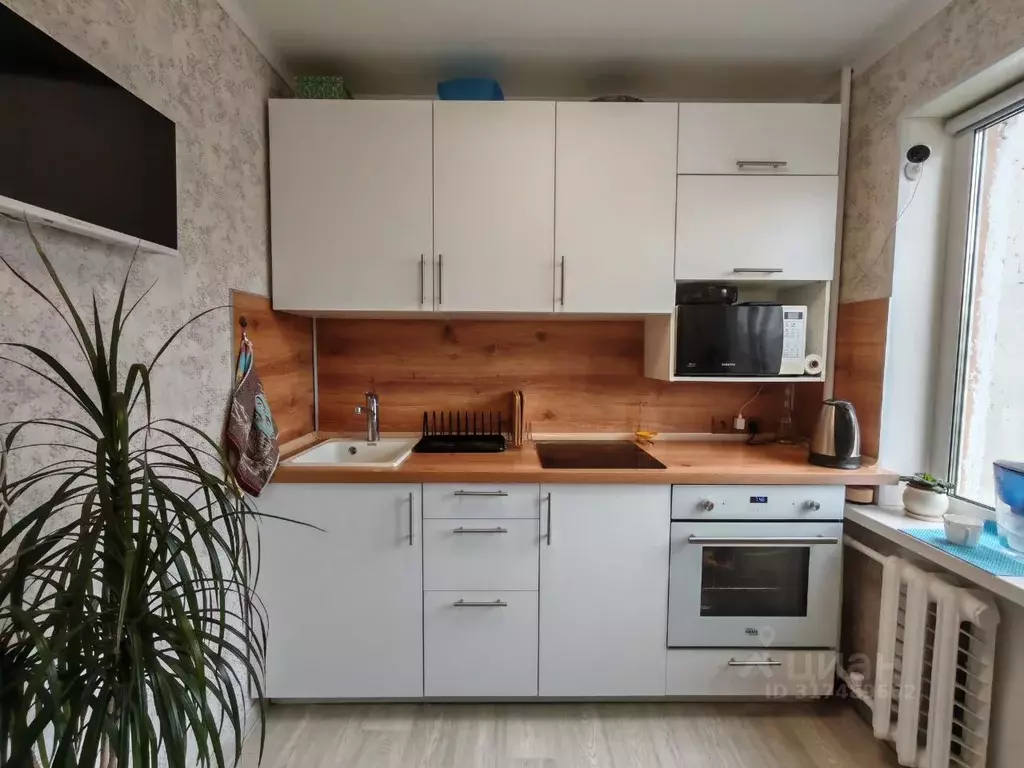 2-к кв. Тюменская область, Тюмень ул. Коммунаров, 37 (45.2 м) - Фото 1