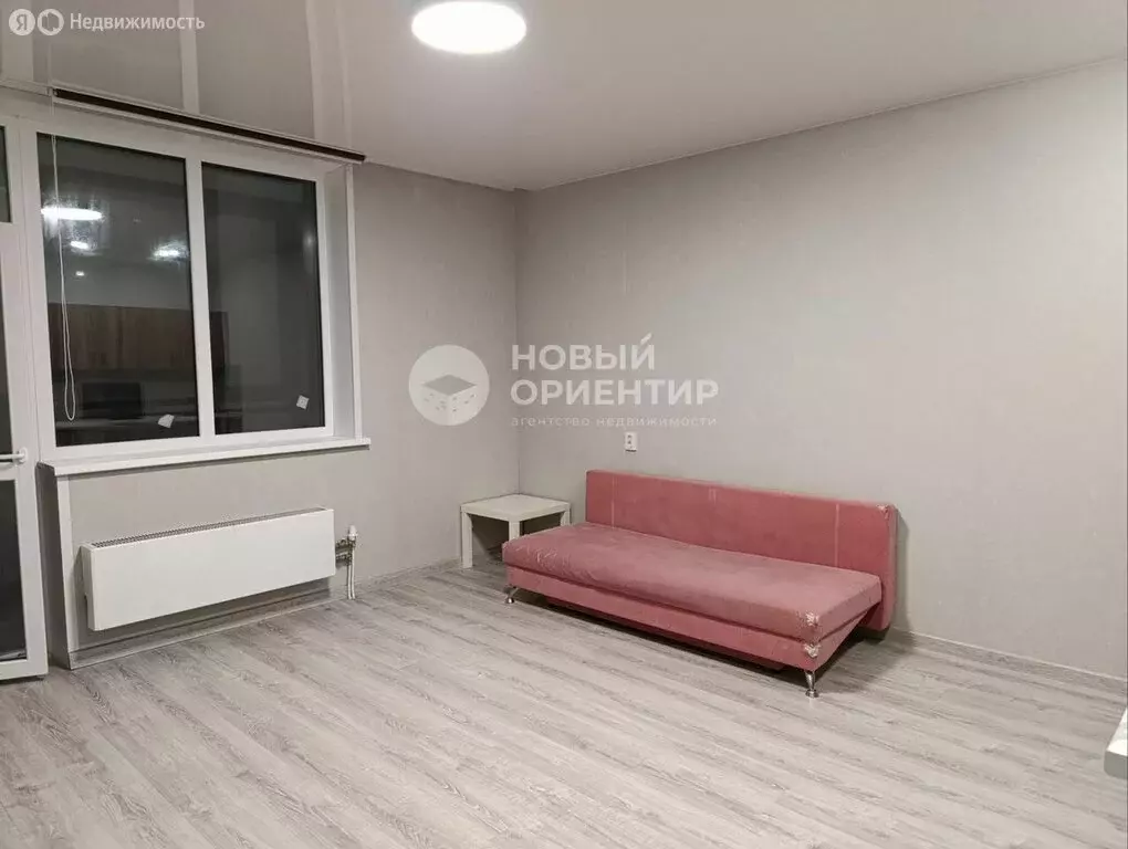 Квартира-студия: Екатеринбург, улица Николая Островского, 2 (33.4 м) - Фото 2