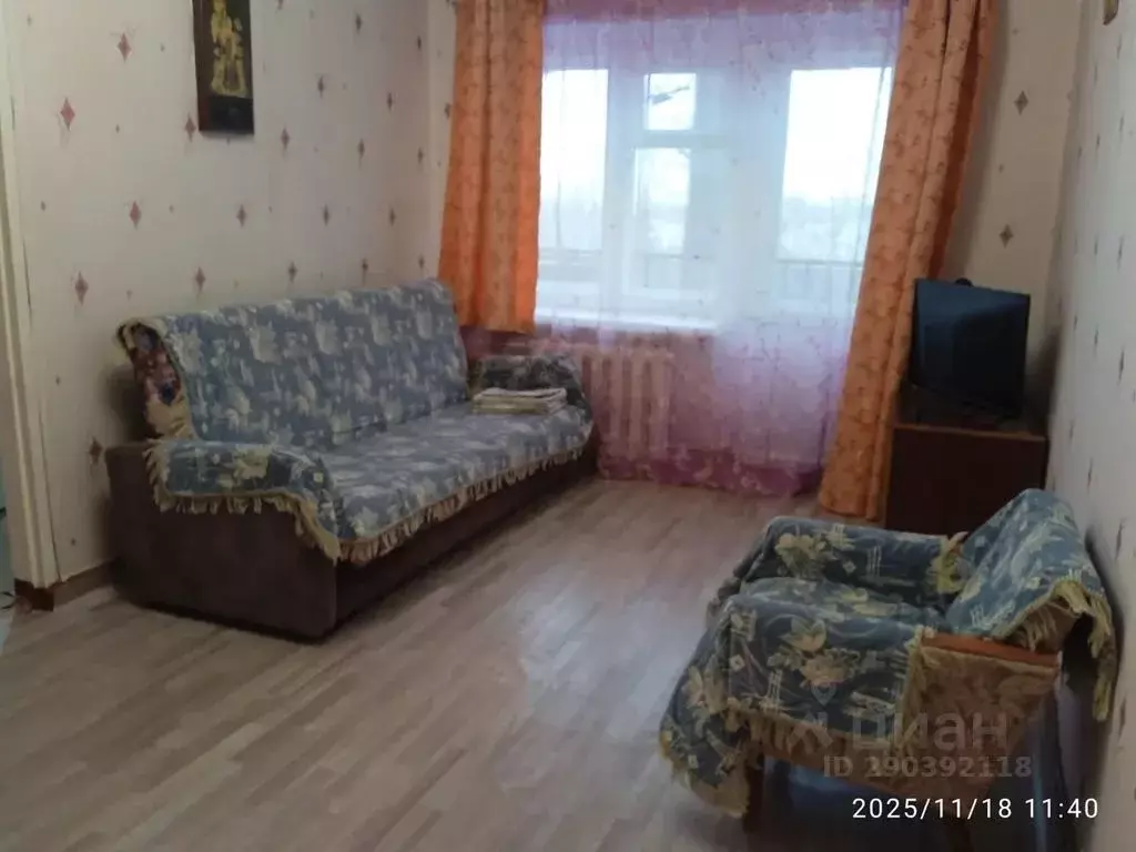 2-к кв. Кировская область, Кирово-Чепецк Первомайская ул., 14 (42.0 м) - Фото 1