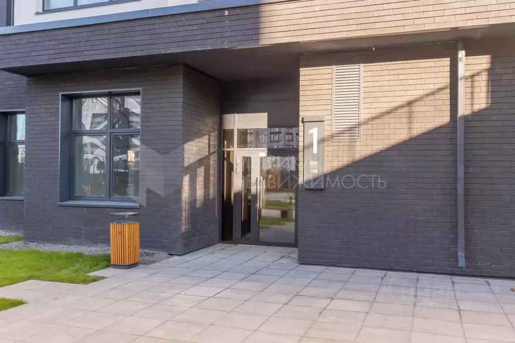 2-к кв. Тюменская область, Тюмень ул. Братьев Бондаревых, 5 (65.5 м) - Фото 1