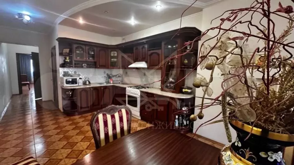 3-к. квартира, 120 м, 4/5 эт. - Фото 0