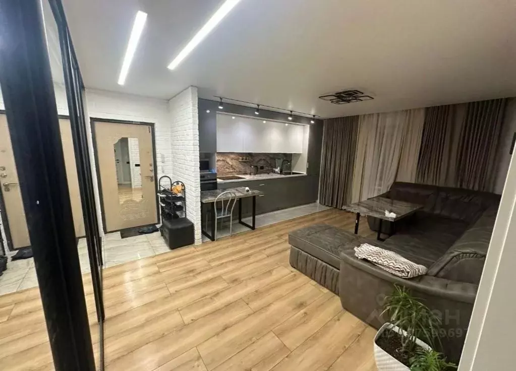 3-к кв. Красноярский край, Красноярск 9 Мая ул., 37 (70.0 м) - Фото 1