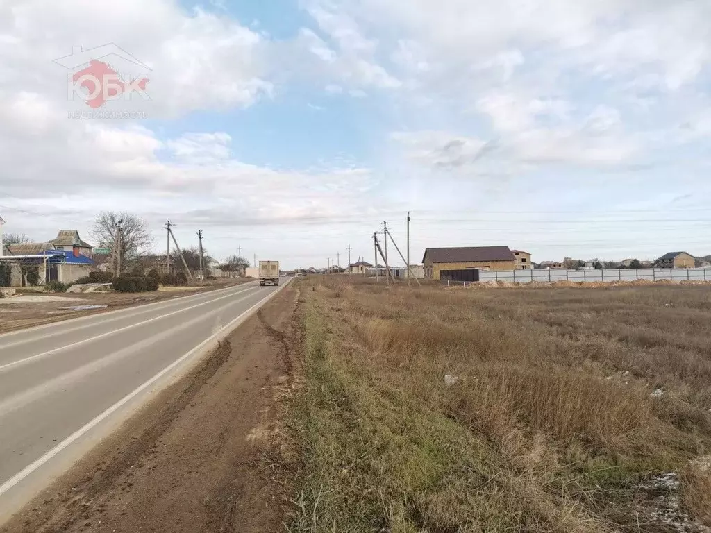 Участок в Крым, Сакский район, с. Суворовское ул. Суворовская, 1А (6.0 ... - Фото 1