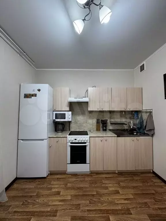 1-к. квартира, 42 м, 1/9 эт. - Фото 1
