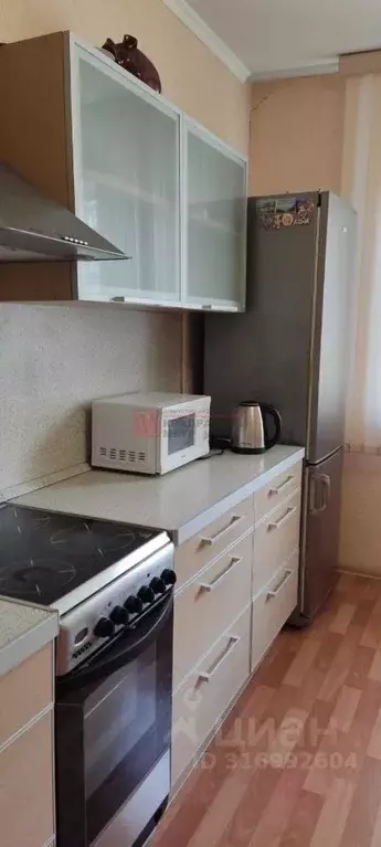 2-к кв. Белгородская область, Старый Оскол Степной мкр, 8 (55.0 м) - Фото 0