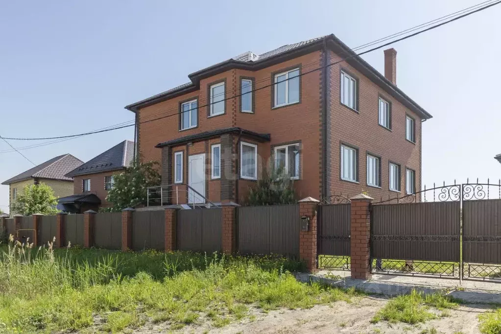 Дом в Тюменская область, Тюмень проезд Спринтерский (320 м) - Фото 1