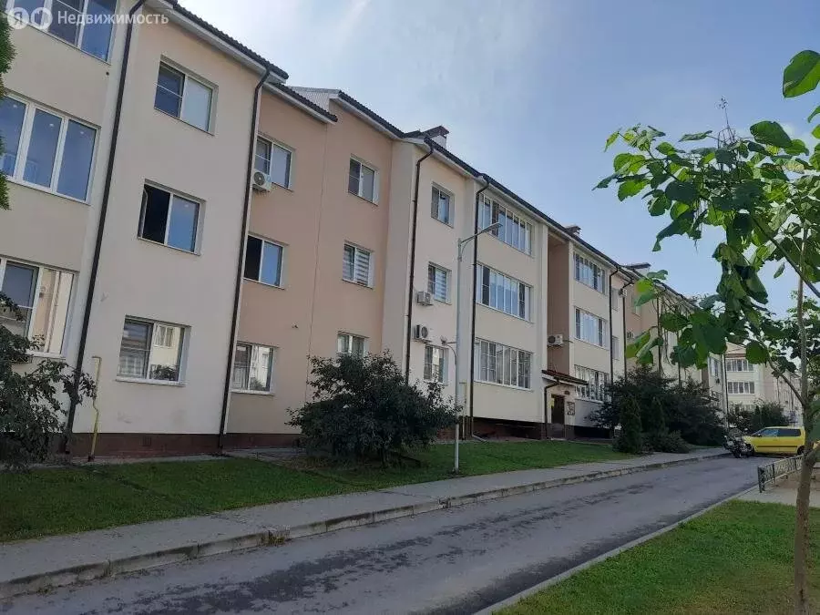 2-комнатная квартира: Ямное, улица Надежды, 10 (67.7 м) - Фото 0