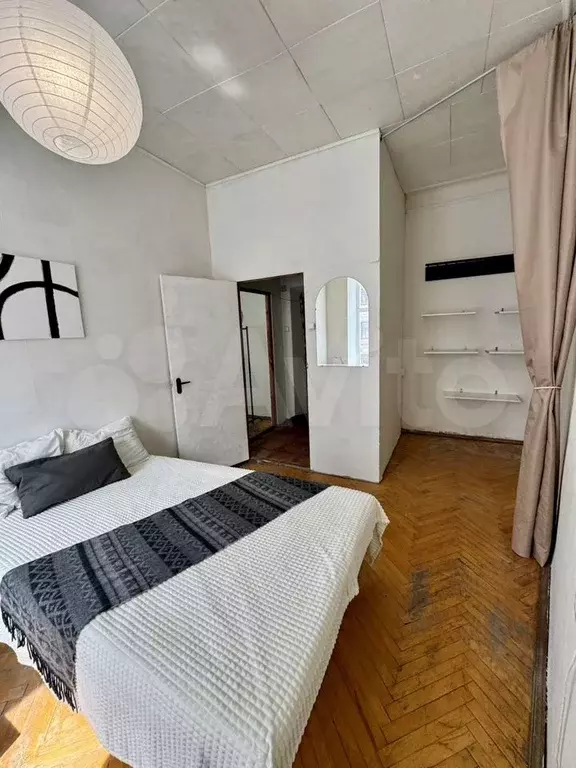 Комната 24,7 м в 6-к., 2/4 эт. - Фото 1