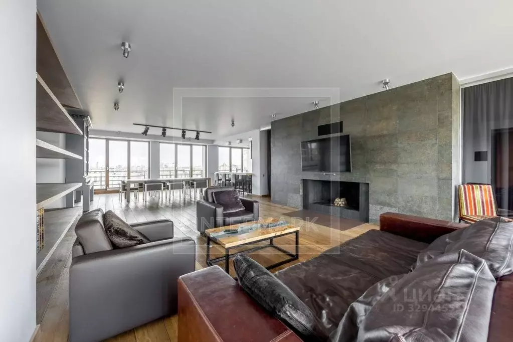 3-к кв. Москва Страстной бул., 10к1 (189.0 м) - Фото 2