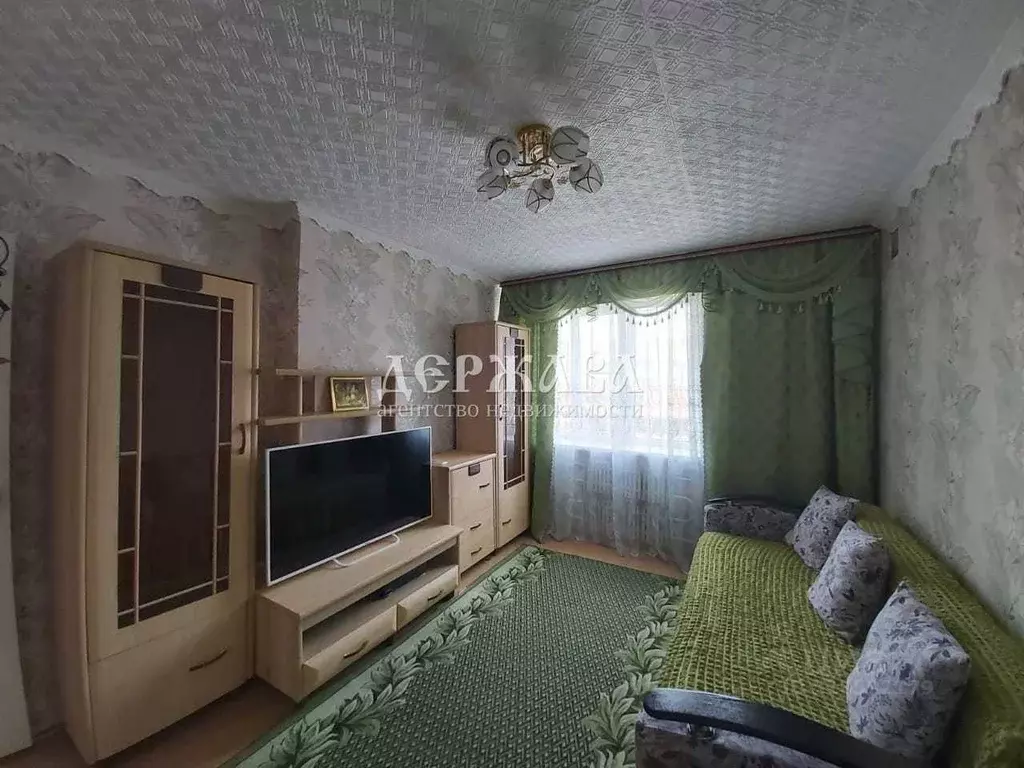 2-к кв. Белгородская область, Старый Оскол Макаренко мкр, 1 (44.0 м) - Фото 0