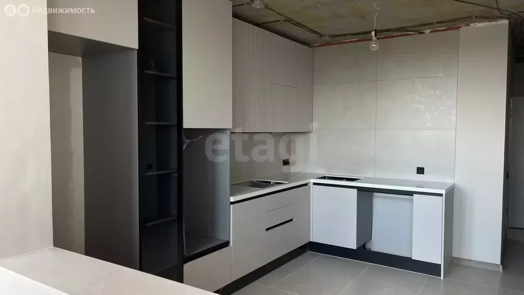 2-комнатная квартира: Улан-Удэ, улица Бабушкина, 1к5 (79 м) - Фото 1