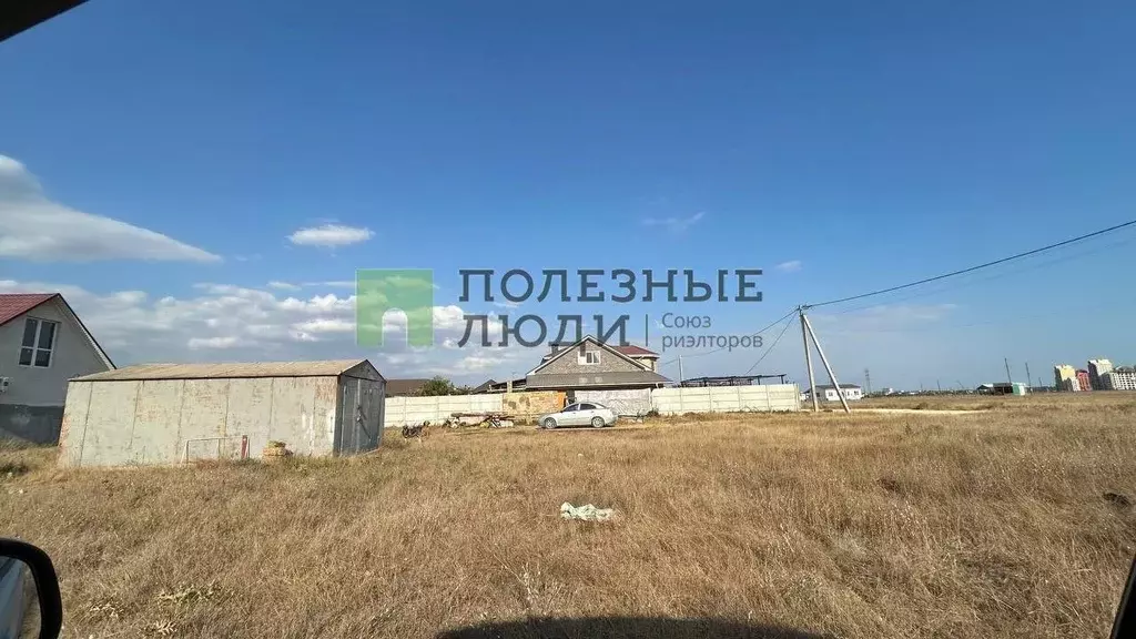 Участок в Крым, Сакский район, с. Уютное ул. Садовая (6.3 сот.) - Фото 1