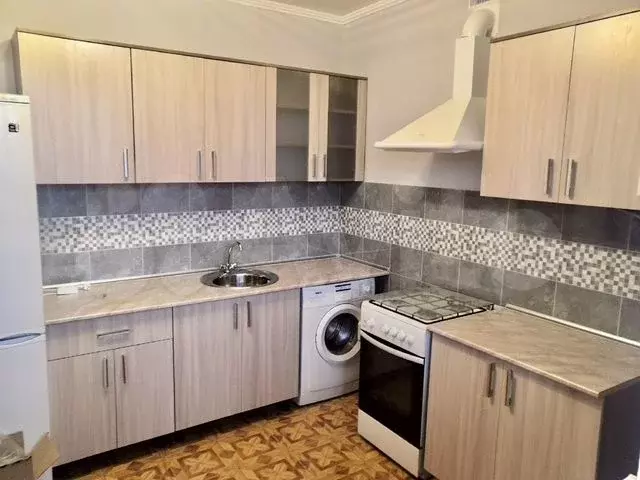 2-к. квартира, 60 м, 4/10 эт. - Фото 0