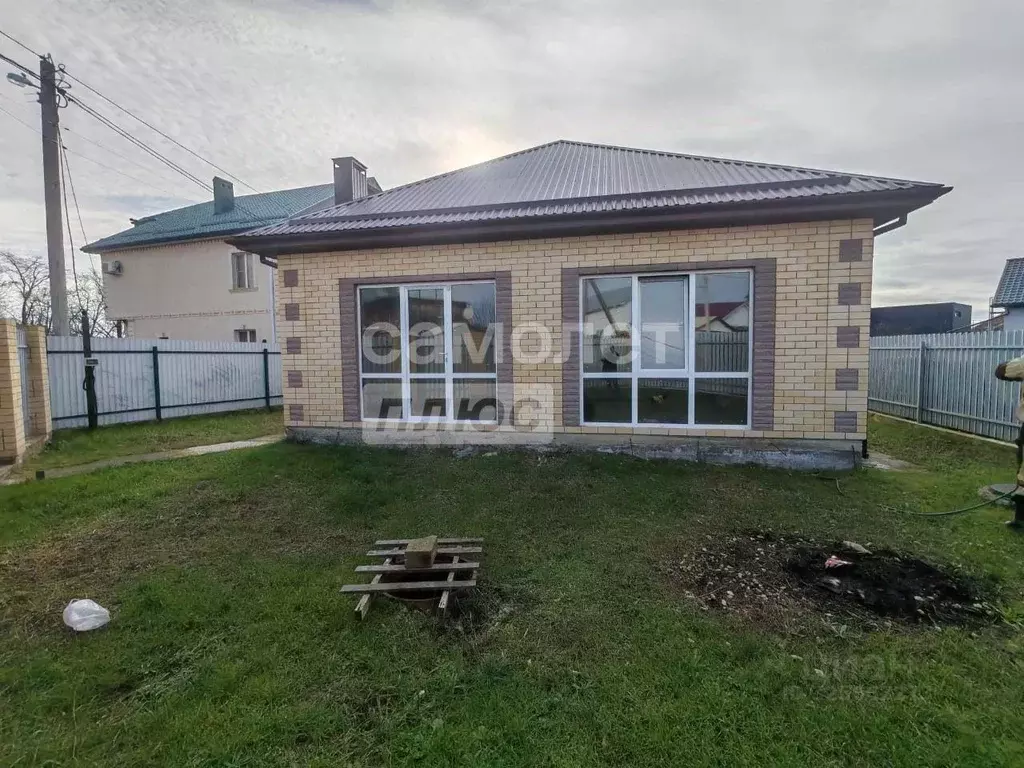 Дом в Краснодарский край, Тимашевский район, Роговское с/пос, Красный ... - Фото 1