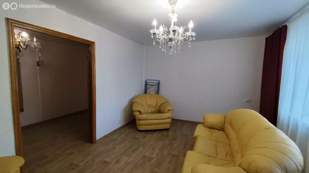 3-комнатная квартира: Чебоксары, Президентский бульвар, 11 (70 м) - Фото 0