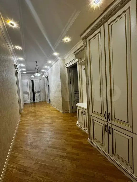 4-к. квартира, 130 м, 2/5 эт. - Фото 1