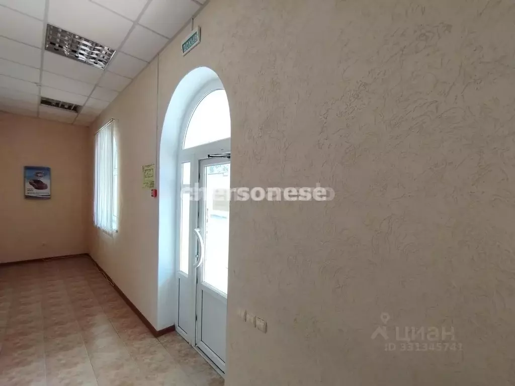 Офис в Севастополь ул. Хрусталева, 44Б (19 м) - Фото 1