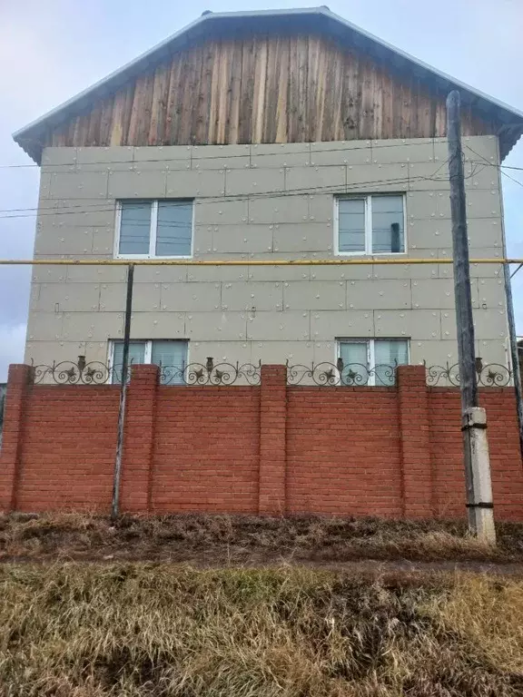 Дом в Башкортостан, Сибай Пионерская ул., 74 (150 м) - Фото 1