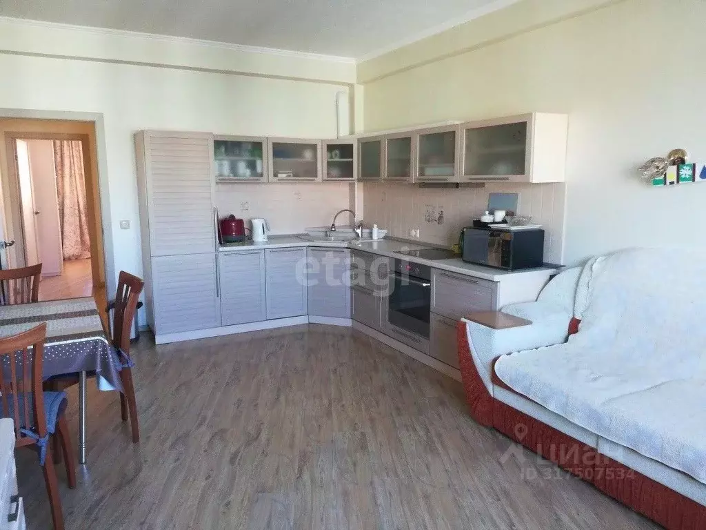 2-к кв. Сахалинская область, Южно-Сахалинск ул. Есенина, 4К2 (67.0 м) - Фото 1