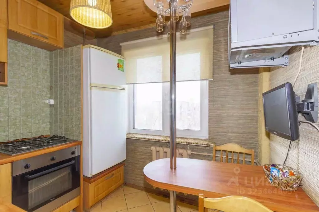 2-к кв. Омская область, Омск Звездный мкр, ул. Бережного, 5 (46.8 м) - Фото 0