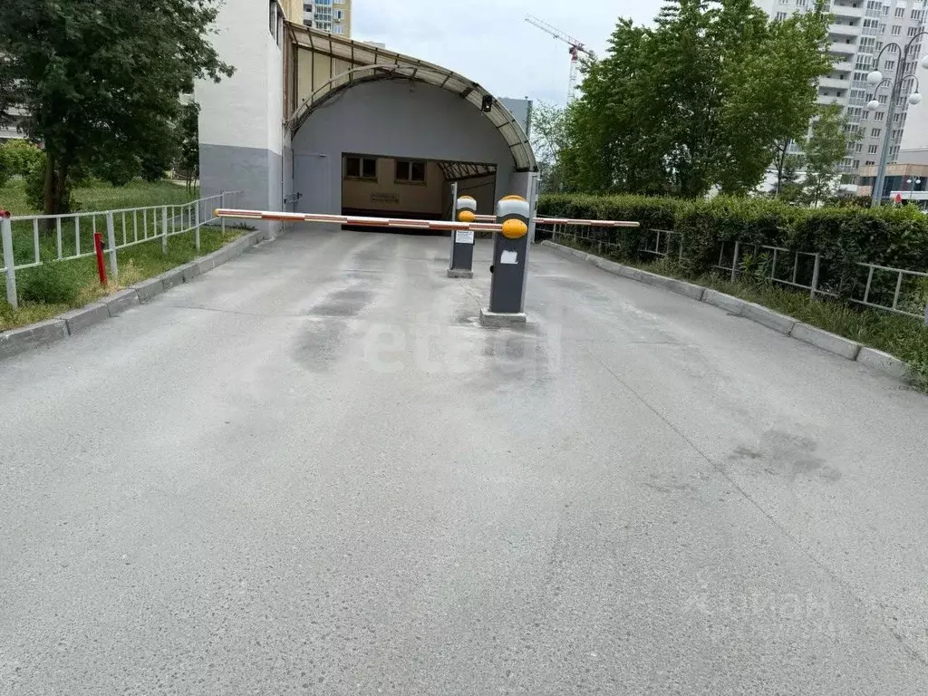 Гараж в Свердловская область, Екатеринбург Втузгородок жилрайон, ... - Фото 1