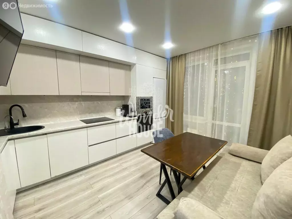 2-комнатная квартира: Тюмень, улица Константина Посьета, 8 (58.5 м) - Фото 1