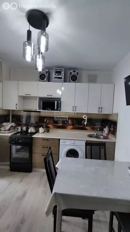 3-комнатная квартира: Октябрьский, 28-й микрорайон, 17 (68.3 м) - Фото 1