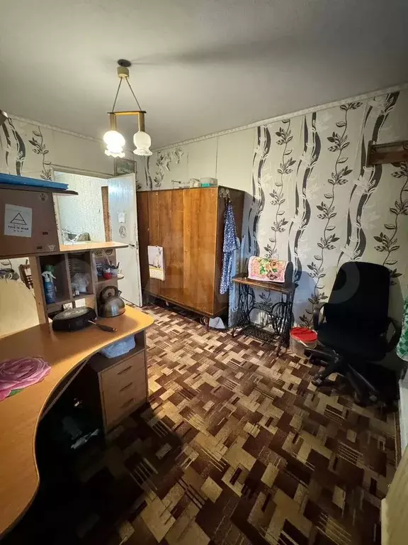 Комната 30 м в 4-к., 4/9 эт. - Фото 1