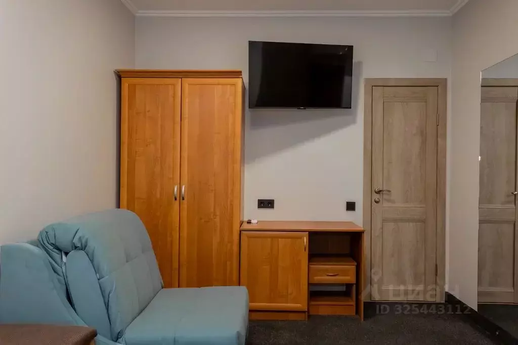 Комната Санкт-Петербург 17-я Васильевского острова линия, 46 - Фото 2