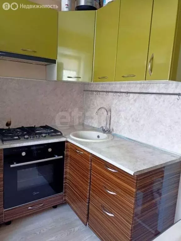 3-комнатная квартира: Челябинск, Краснознамённая улица, 40 (54 м) - Фото 0