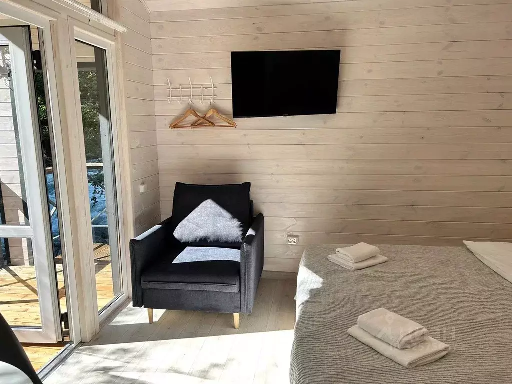 Дом в Карачаево-Черкесия, Зеленчукский район А-156, 67-й км (17 м) - Фото 2