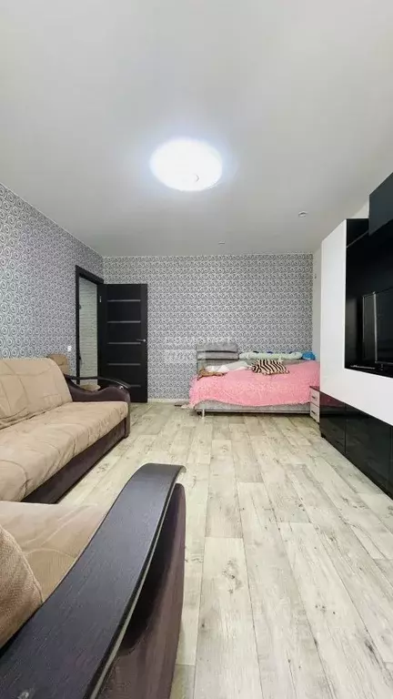 1-к кв. Волгоградская область, Волгоград ул. Кирова, 128 (38.8 м) - Фото 1