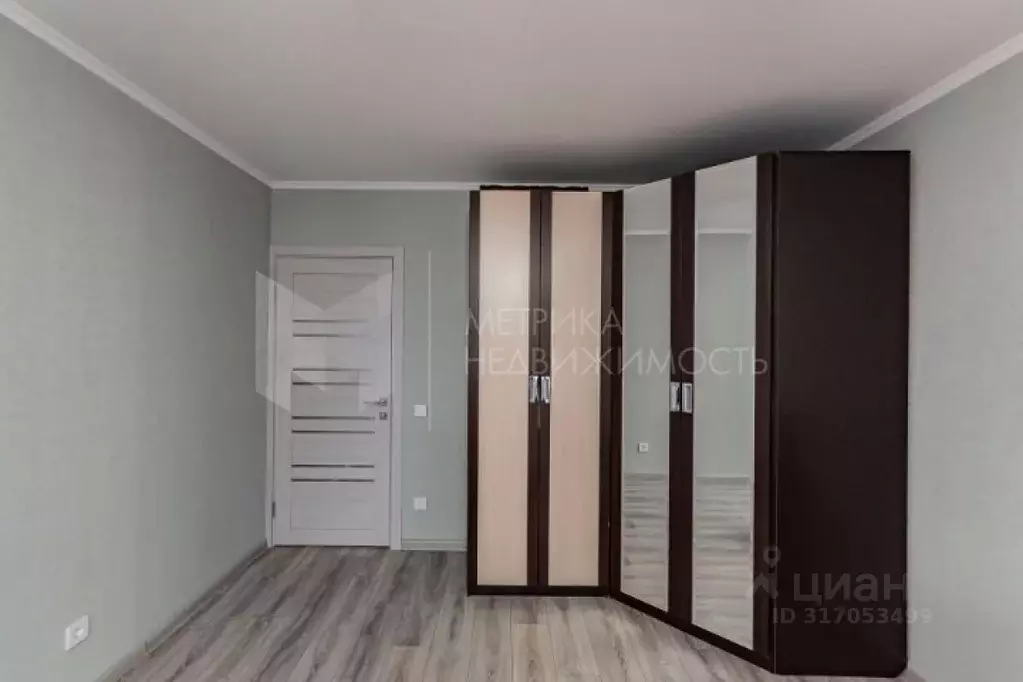 3-к кв. Тюменская область, Тюмень ул. Александра Митинского, 5 (86.3 ... - Фото 0