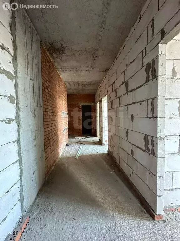 1-комнатная квартира: Владикавказ, улица Курсантов-Кировцев, 27Б (45 ... - Фото 1
