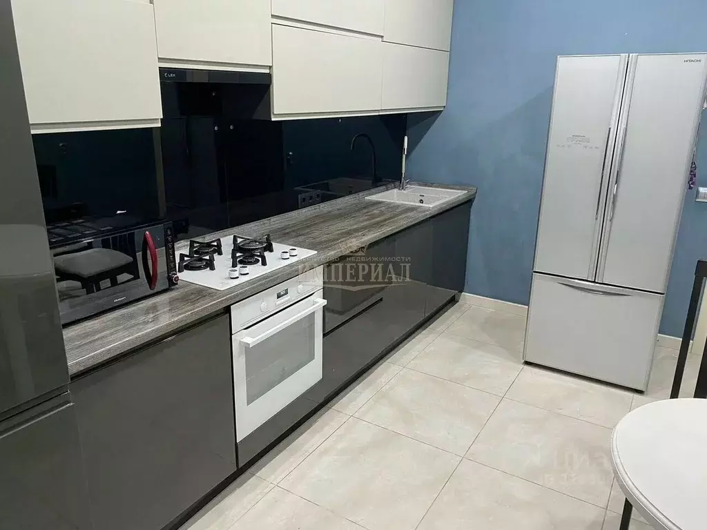 3-к кв. Марий Эл, Йошкар-Ола ул. Петрова, 27Б (80.0 м) - Фото 1