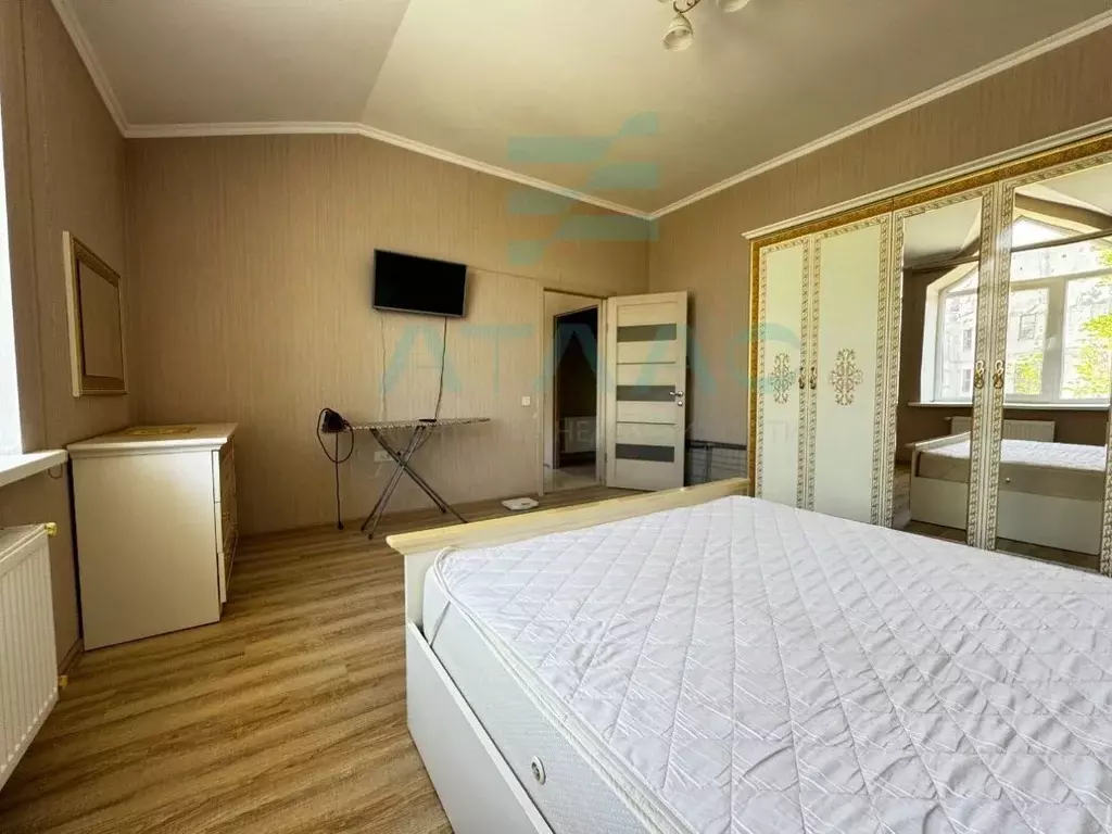 1-к кв. Крым, Симферополь ул. Аэрофлотская, 5А (55.0 м) - Фото 2