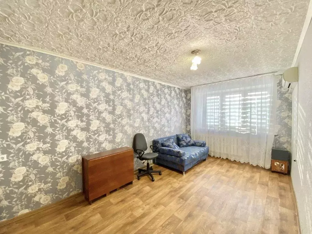 1-к кв. Тюменская область, Тюмень ул. Осипенко, 41 (42.0 м) - Фото 1